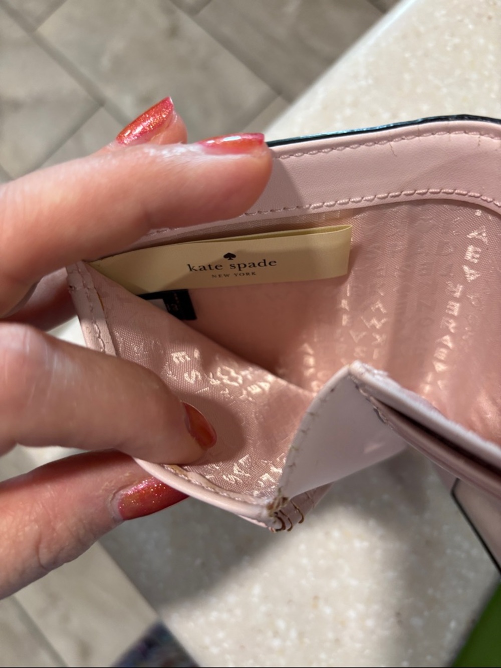 kate spade pale pink pebbled wallet with gold plaque - Picture 7 of 13